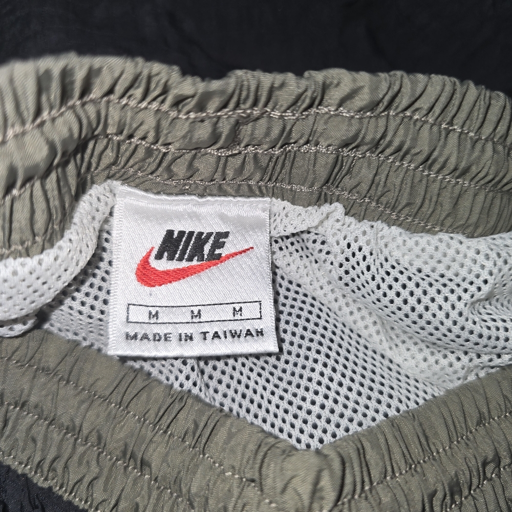vintage nike shorts - Picture 3 of 3